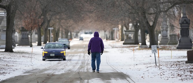 Ακραία καιρικά φαινόμενα πλήττουν ΗΠΑ και Ευρώπη – Στους -22 βαθμούς η θερμοκρασία στη Νέα Υόρκη