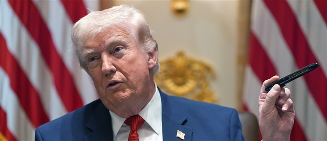 Βρετανικά ΜΜΕ: Ο Τραμπ λέει πως οι ΗΠΑ εξετάζουν σοβαρά να αποχωρήσουν από το ΝΑΤΟ