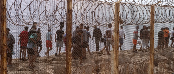 Υπουργείο Εσωτερικών Ισπανίας: Περισσότεροι από 37.500 μετανάστες επέστρεψαν στο Μαρόκο από τη Θέουτα