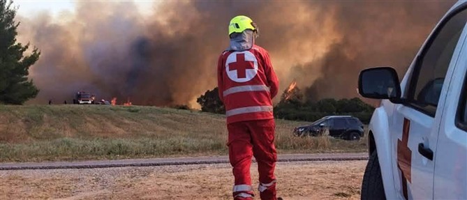 Ο Ελληνικός Ερυθρός Σταυρός βρέθηκε από την πρώτη στιγμή στη φωτιά στη Σίβηρη Χαλκιδικής (εικόνες)