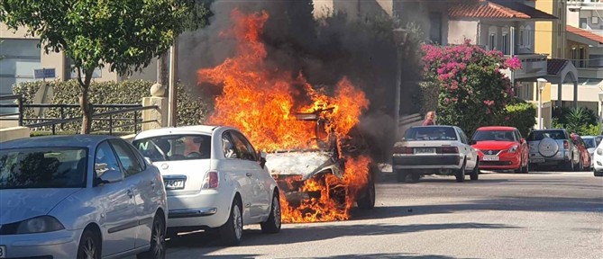 Ρόδος: Σταθμευμένο αυτοκίνητο τυλίχθηκε στις φλόγες (εικόνες)