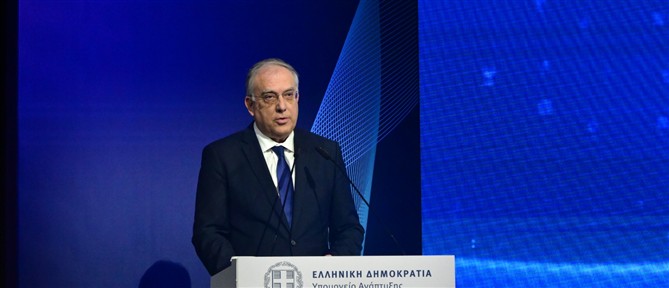 Λήξη του πλαφόν στο περιθώριο κέρδους - Δέσμευση για πάγωμα τιμών σε βασικά προϊόντα ανακοίνωσε ο Τάκης Θεοδωρικάκος