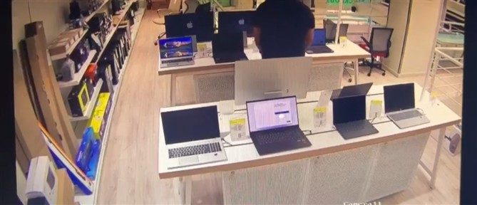 Έμπαιναν σε καταστήματα ως πελάτες και έκλεβαν ηλεκτρονικά είδη (βίντεο)