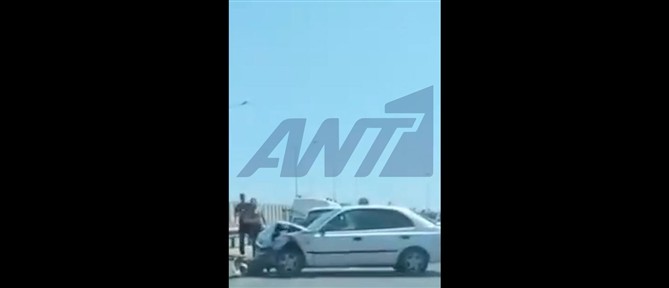 Τροχαίο με τρία οχήματα στον Κηφισό - Κυκλοφοριακές δυσκολίες στην έξοδο προς Ποσειδώνος