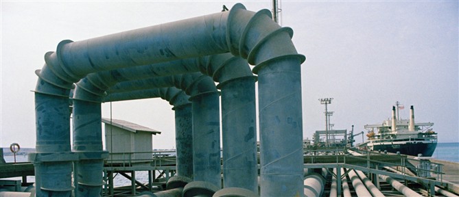 Πώς τα ιρανικά πλοία-φαντάσματα "κλέβουν" την ταυτότητα ελληνόκτητων τάνκερ για να διακινούν πετρέλαιο από το Kharg