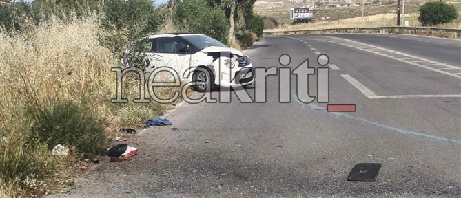 Ηράκλειο: Αυτοκίνητο που οδηγούσαν τουρίστες συγκρούστηκε με φορτηγό - Δύο τραυματίες (εικόνες)