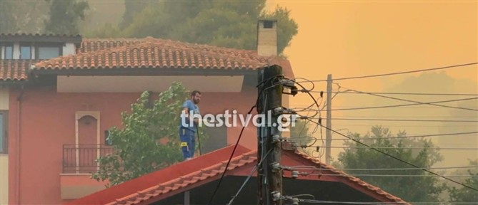 Φωτιά στο Ωραιόκαστρο: Μια ανάσα από τα σπίτια οι φλόγες - Ένας νεκρός και μια εγκαυματίας