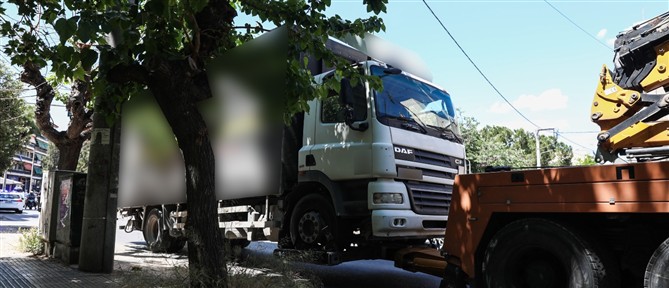 Άνω Πατήσια: Φονική παράσυρση γυναίκας από φορτηγό