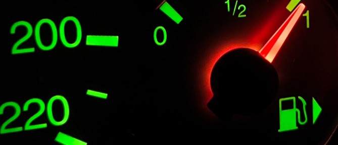 "Τρελή κούρσα" τιμών στα καύσιμα - Σε απόγνωση οι καταναλωτές