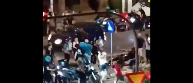 Καβγάς στην Πέτρου Ράλλη οδήγησε σε καταδίωξη - Ακολούθησε νέος καβγάς με πολλές προσαγωγές στον Κορυδαλλό (βίντεο)