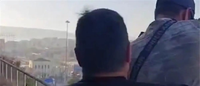 Πειραιάς: Συγκλονιστικό βίντεο από τη διάσωση άνδρα που επιχείρησε να πέσει από 6ο όροφο