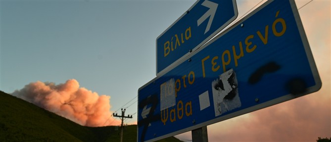 Μάχη με τις φλόγες στη Βοιωτία - Μαζικές εκκενώσεις οικισμών (LIVE όλες οι εξελίξεις)