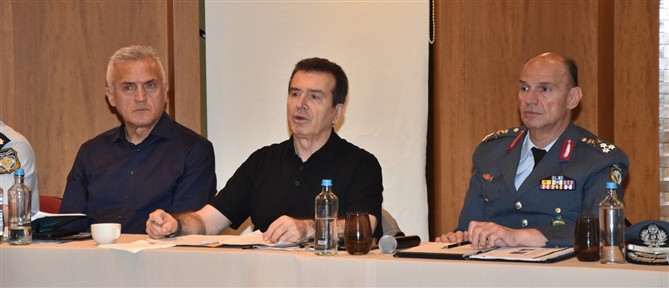 Χρυσοχοΐδης: Mε 200 αστυνομικούς ενισχύεται η Χαλκιδική για το καλοκαίρι