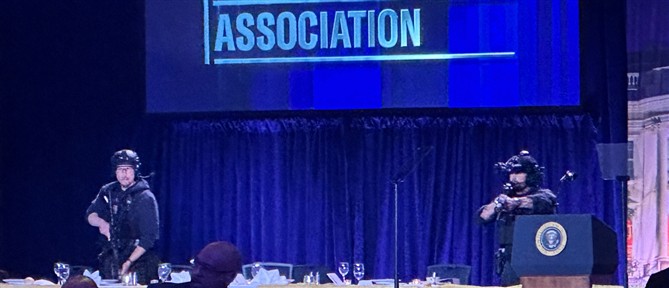 Επίθεση στον Λευκό Οίκο: Ο δράστης "μισεί τους χριστιανούς", δηλώνει ο Τραμπ