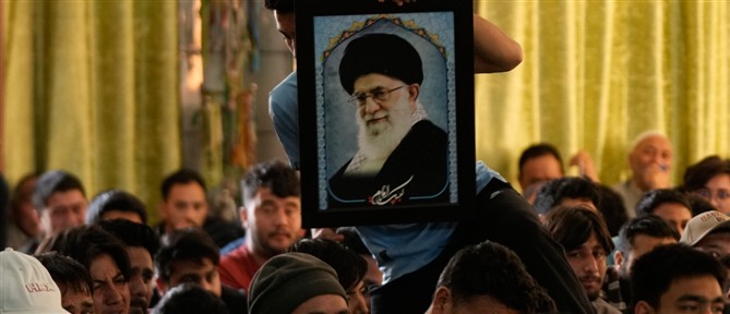 Ιράν: Στους δρόμους ο λαός της χώρας - Εθνικό πένθος 40 ημερών για την απώλεια του Χαμενεΐ