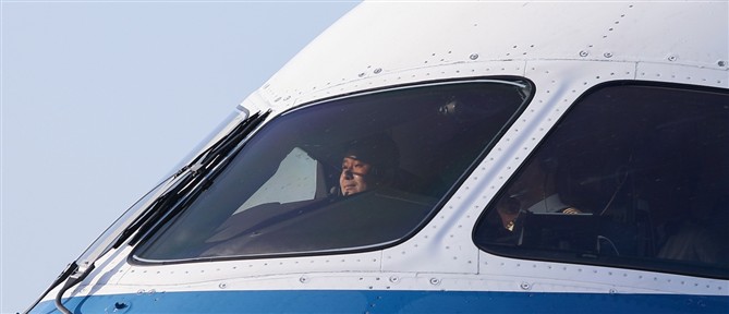 Συναγερμός στο αεροδρόμιο του Μαϊάμι - Αεροσκάφος cargo βγήκε από τον διάδρομο και προσέκρουσε σε οχήματα (βίντεο)