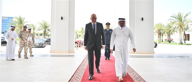 Συνάντηση Δένδια με τον αν. πρωθυπουργό του Κατάρ: Απηύθυνα πρόσκληση να επισκεφτεί την Ελλάδα, την οποία και αποδέχθηκε