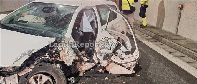 Τροχαίο με εγκλωβισμό σε τούνελ στην Εθνική οδό Αθηνών - Λαμίας (εικόνες)