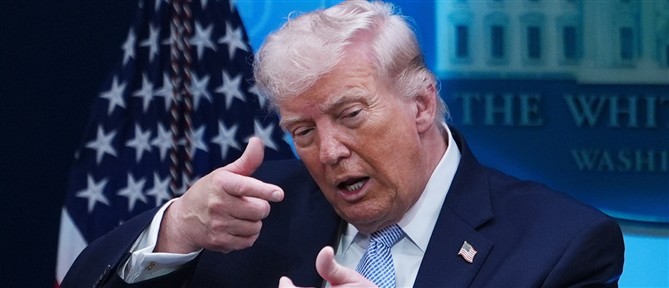 Τραμπ: Θέτει σε εφαρμογή τον ναυτικό αποκλεισμό των στενών του Ορμούζ