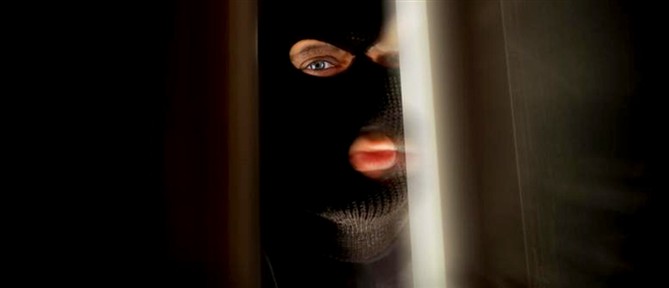 Χανιά: Άνδρας με αιχμηρό αντικείμενο εισέβαλε σε μίνι μάρκετ και έφυγε με... άδεια χέρια