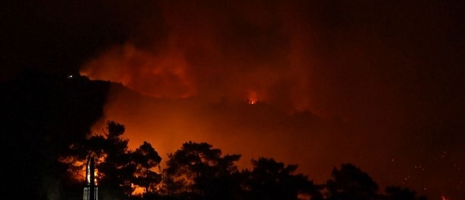 Πύρινος "εφιάλτης" στην Τουρκία: 80 φωτιές μέσα σε τρεις ημέρες