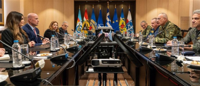 Συναντήσεις Γουίτακερ και Γκίλφοϊλ με Γεραπετρίτη, Κικίλια και αρχηγό ΓΕΕΘΑ