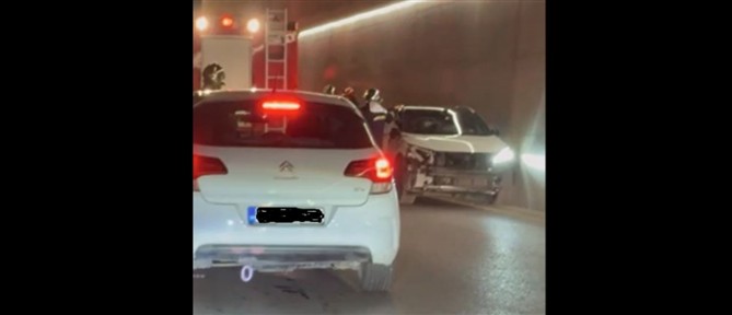 Τροχαίο στον Περιφερειακό Θεσσαλονίκης - Απεγκλωβίστηκε τραυματισμένος ο οδηγός